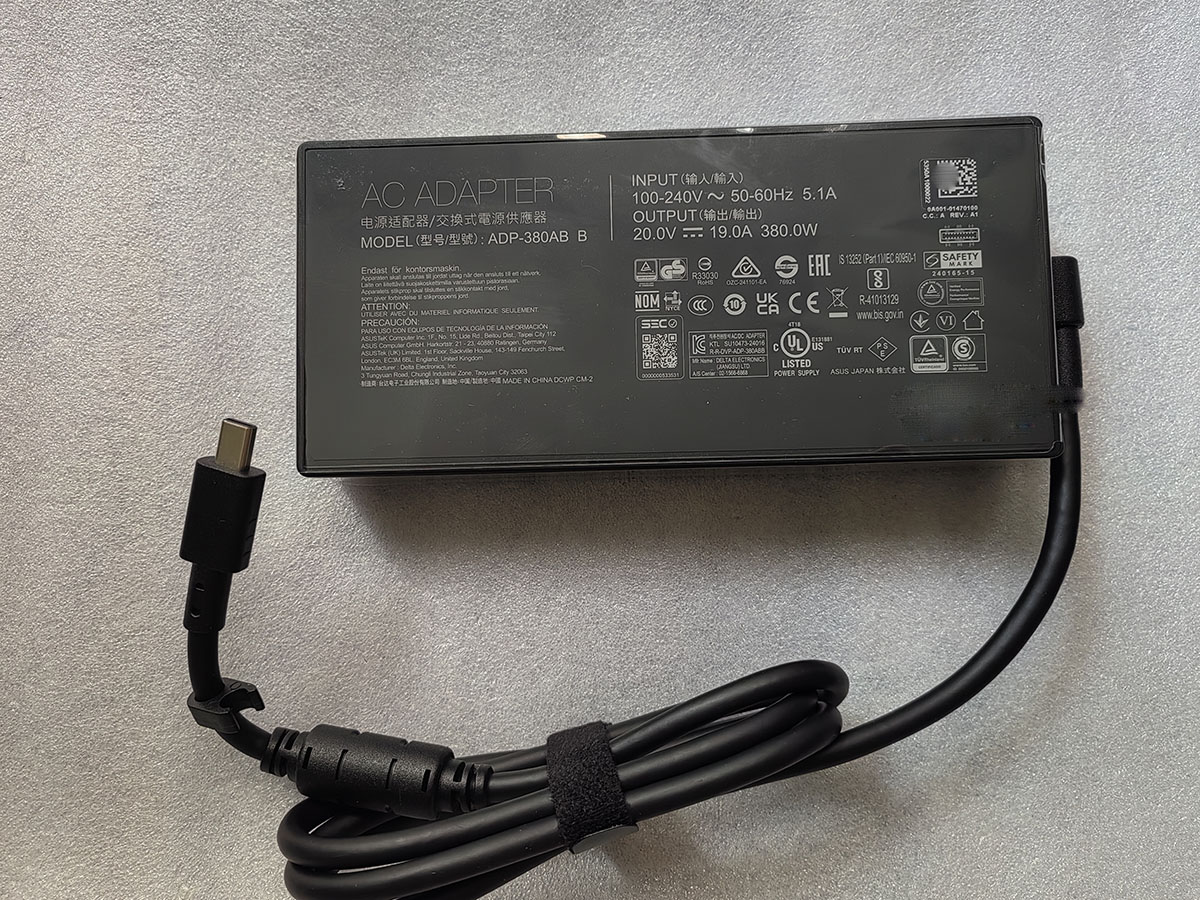 NEW 20V 19A Rectangle Conn 380 - Pc Gaming Uk recension och pris